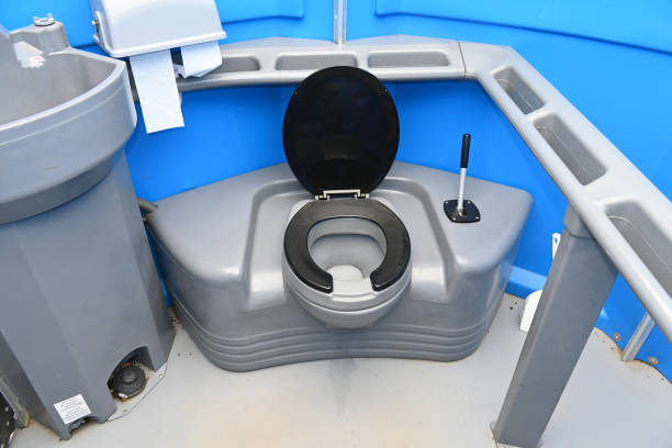 Portable Toilet Options We Offer in Oelwein, IA