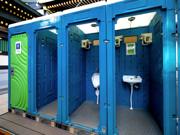 Best Portable toilet rental cost  in Oelwein, IA